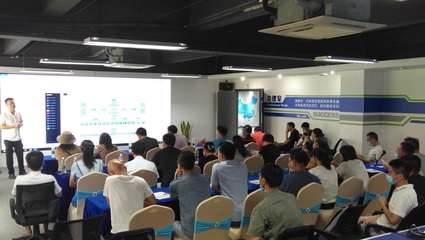 市紡織兩會組織企業(yè)技術(shù)人員赴中山調(diào)研AI智能驗布機(jī)及數(shù)字化裁剪車間解決方案，推動技術(shù)轉(zhuǎn)讓